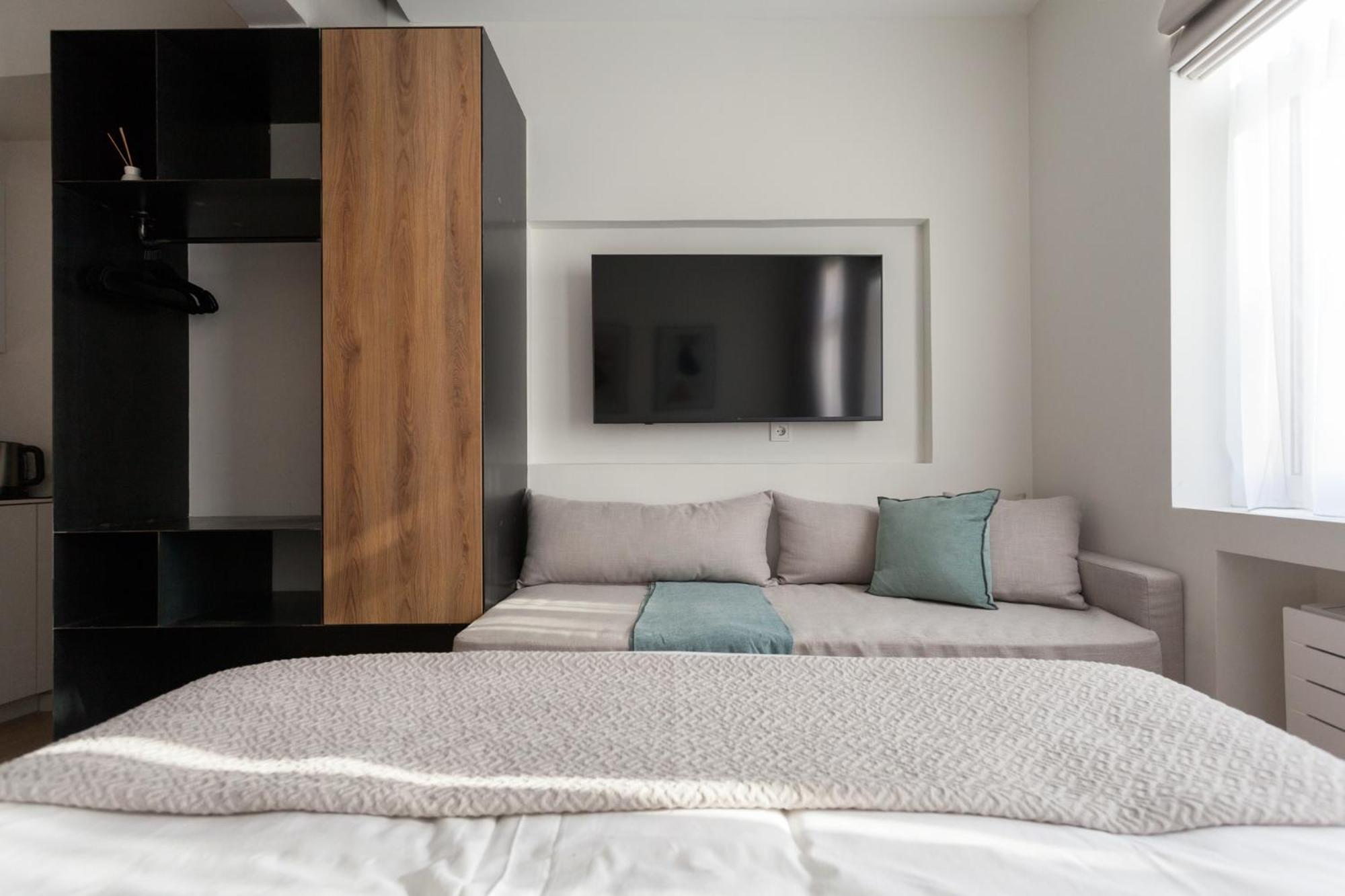 Studio Apartment Queen Bed